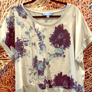 Beautiful like-new short sleeve blouse